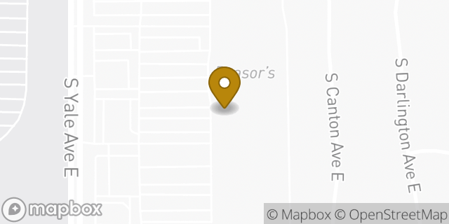 Map showing the location of Amazon Locker - Raja in Tulsa, OK 74112